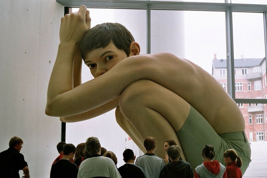 Ron-Mueck-Hyper-realistic-Human-Sculptures-2